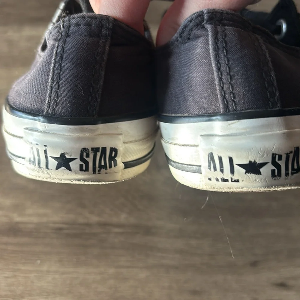 Converse Chucks Black and White Sneakers size 6 - Picture 4 of 7